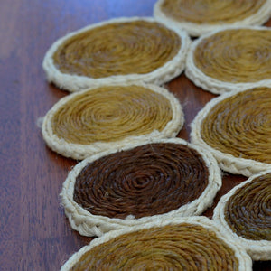 Tapis 100% fibre naturelle de sisal, ovale et de couleur marron. zoom